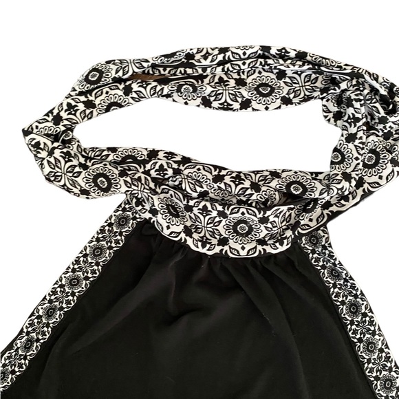 White House Black Market - cute and stylish black halter top - Picture 6 of 7